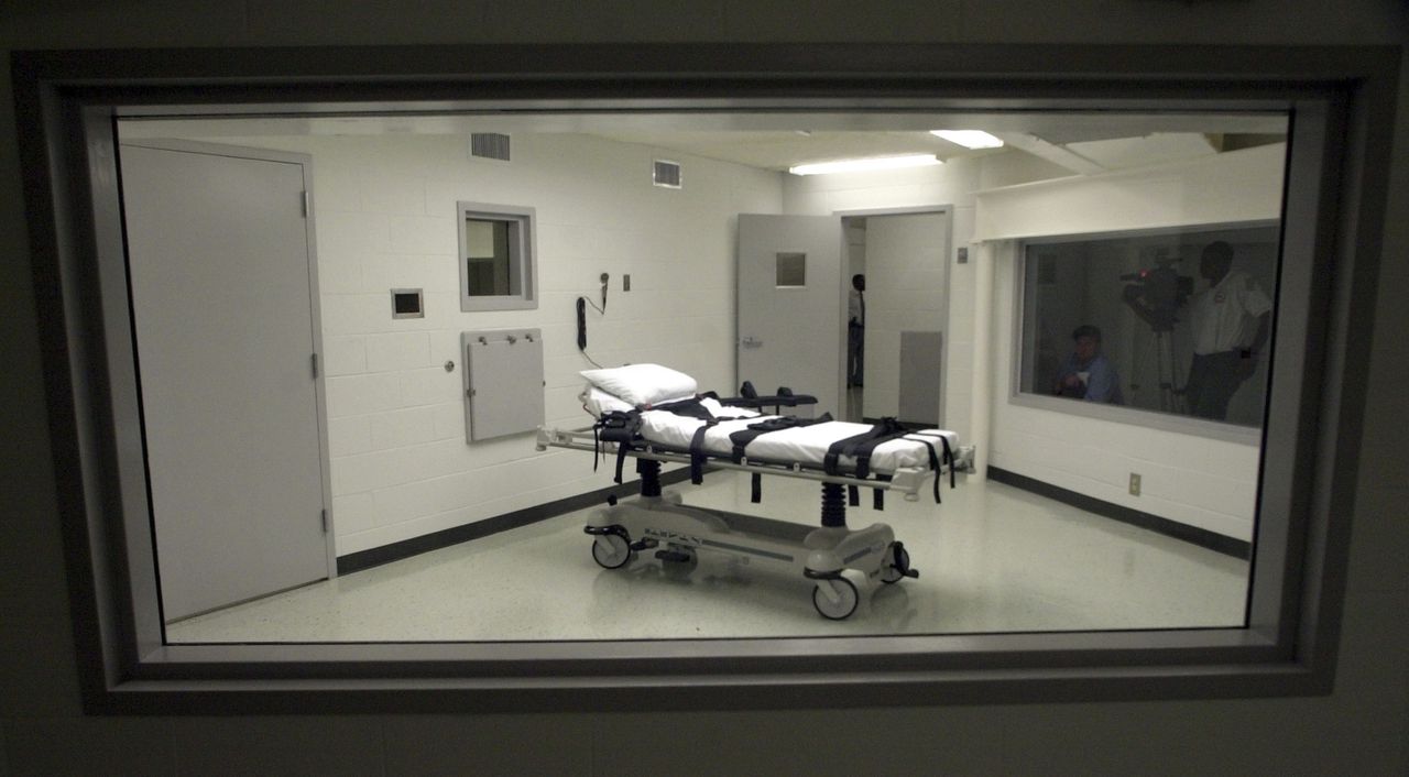 Alabama inmate set for execution asks to die by nitrogen, calls recent lethal injections âbotchedâ