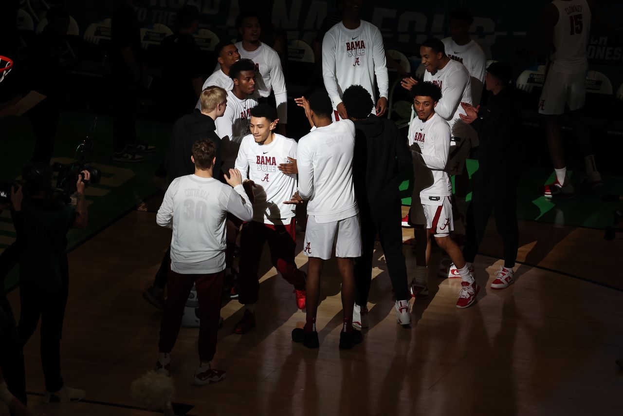 Alabama men's basketball reportedly returning another starter next season