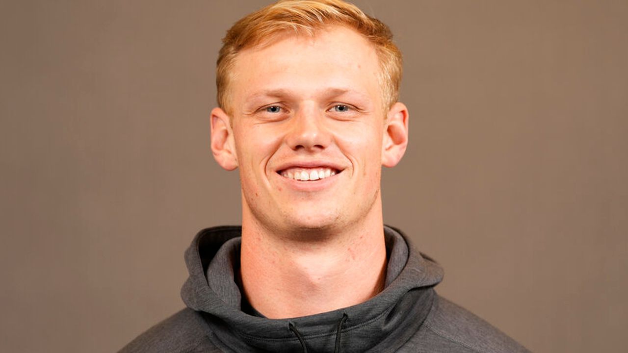 Anders Carlson gets chance to succeed Green Bay great