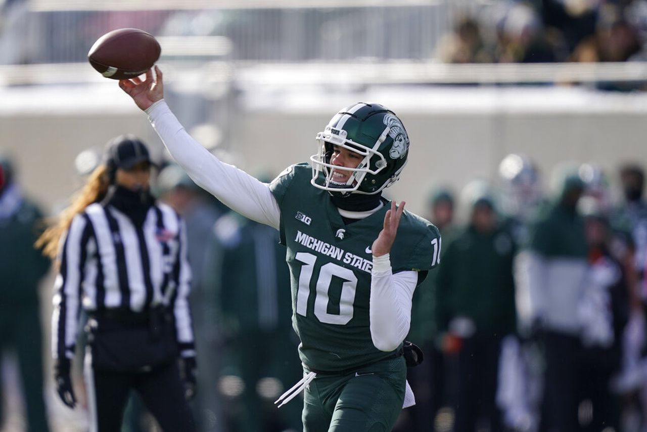 Auburn gets its portal quarterback in Michigan State transfer Payton Thorne