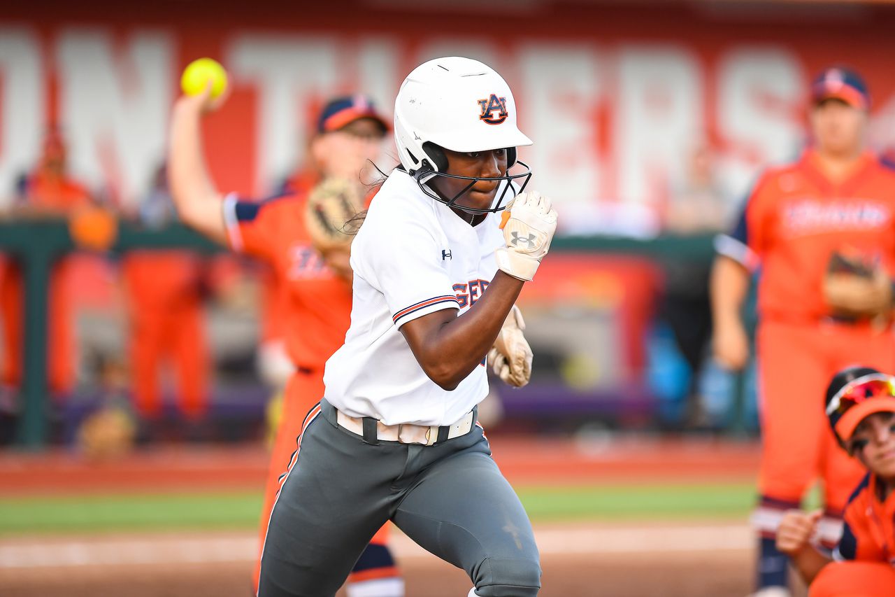 Auburn softball eliminates Cal State Fullerton in NCAA Regional