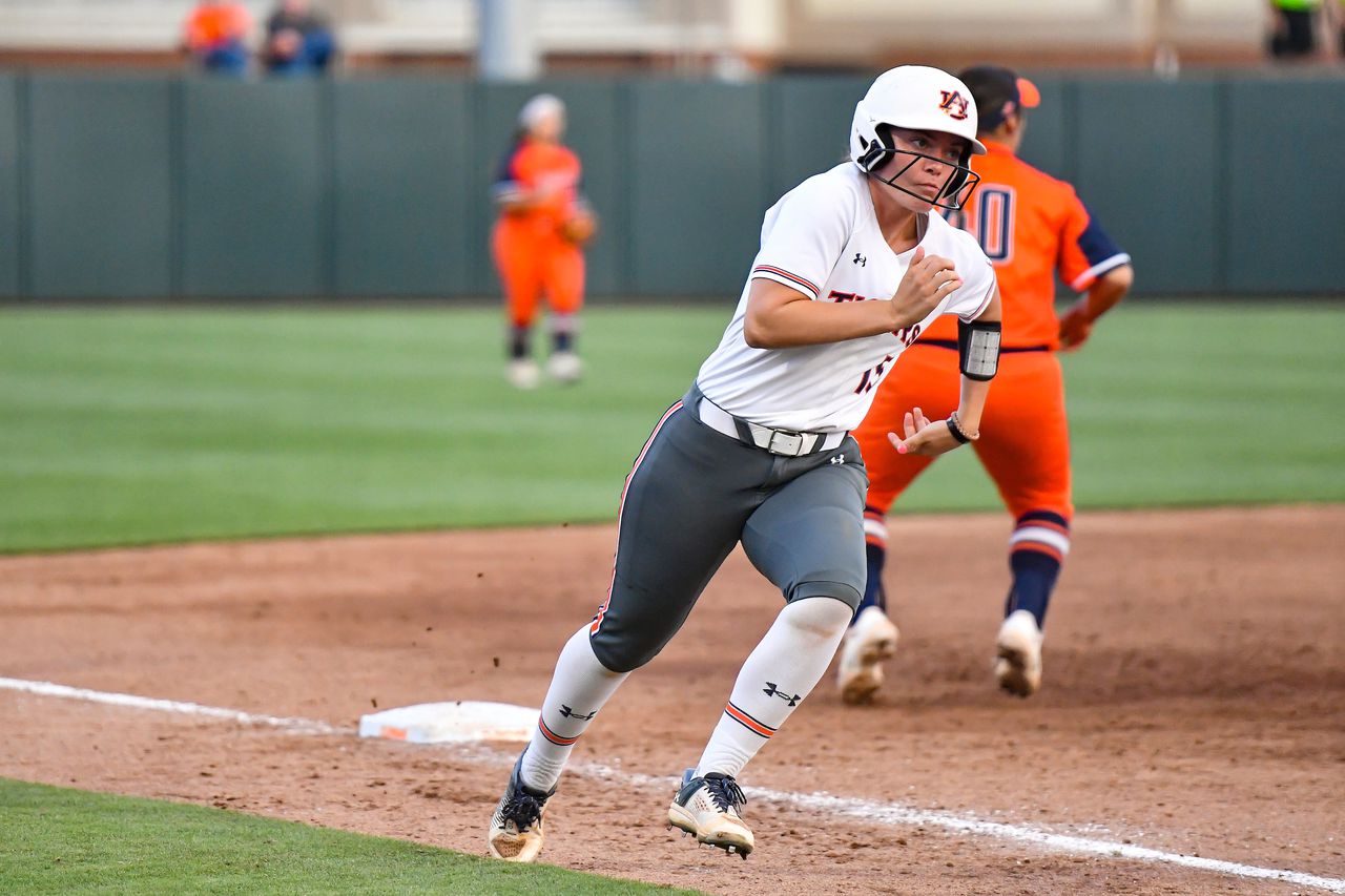 Auburn softball loses 5-1 vs. Clemson in NCAA Regional