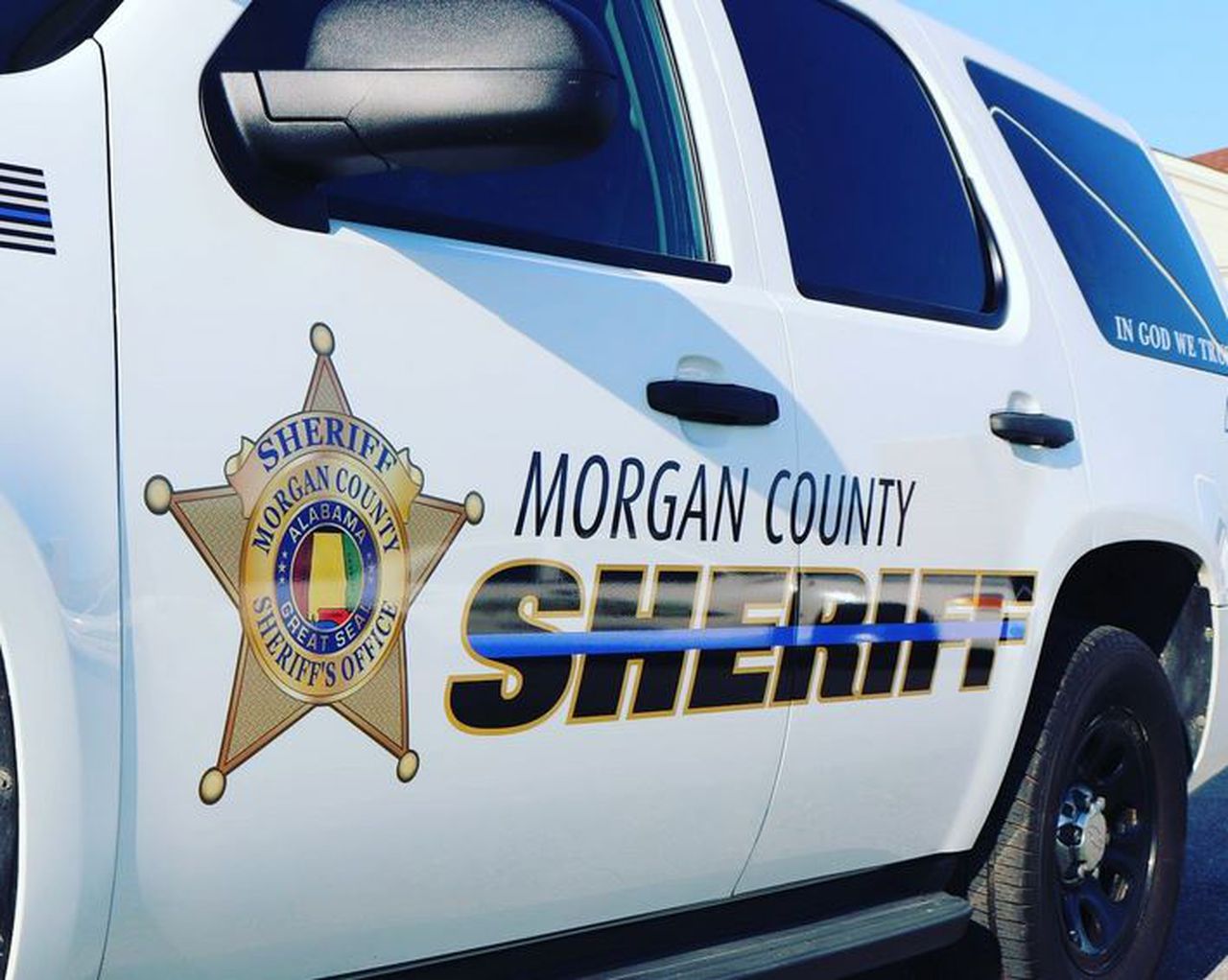 Authorities say vehicle thief shot at Morgan County deputies, caught after foot chase