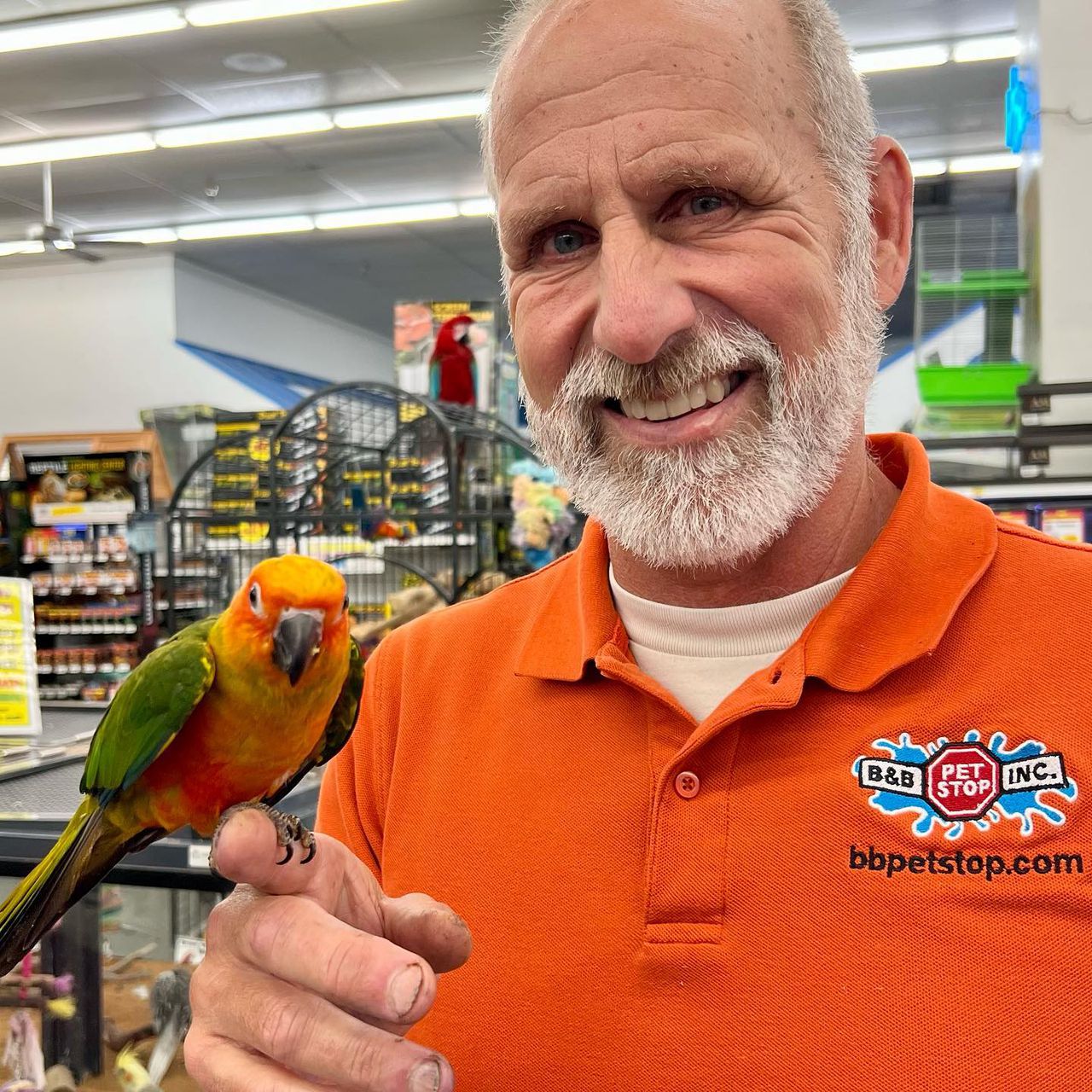 Bird thief returns rare, $1,000 parakeet to Mobile pet shop