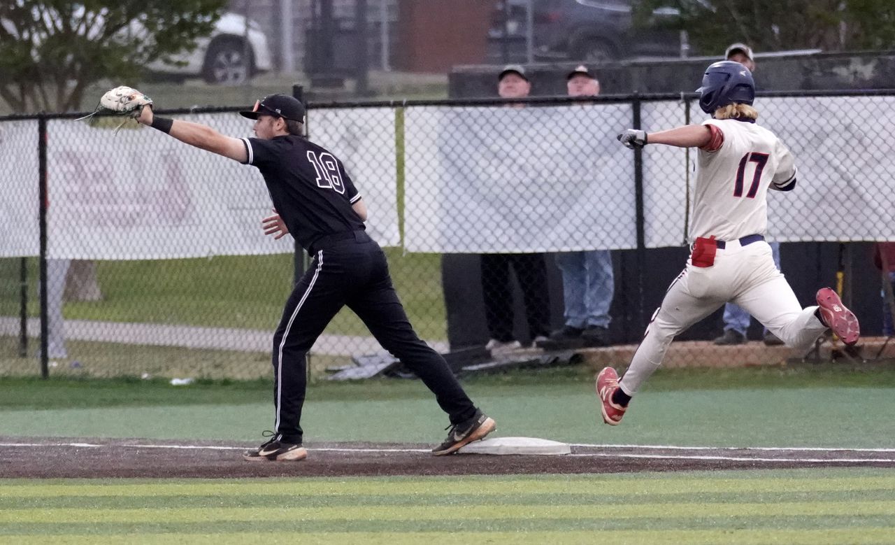 Bob Jones, No. 1 Thompson split 7A baseball playoff series