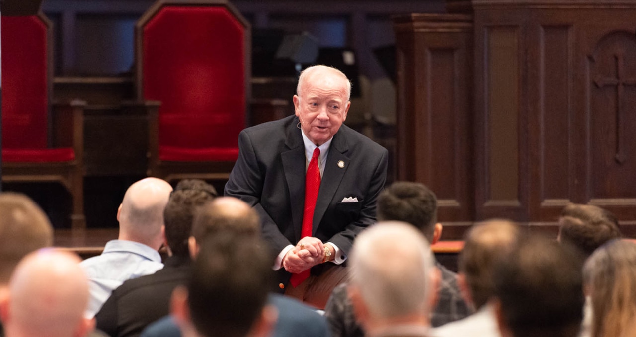 Briarwood mourns Reeder, âtowering oak of a pastor,â killed in crash