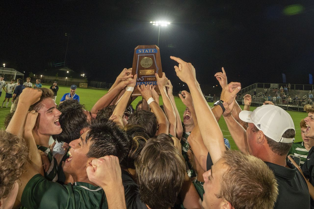 Class 5A boys soccer: John Carroll rolls by Gulf Shores for 11th title