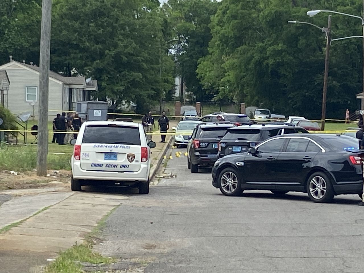 Dozens of shots fired in Birmingham homicide âidenticalâ to killing the night before, police say