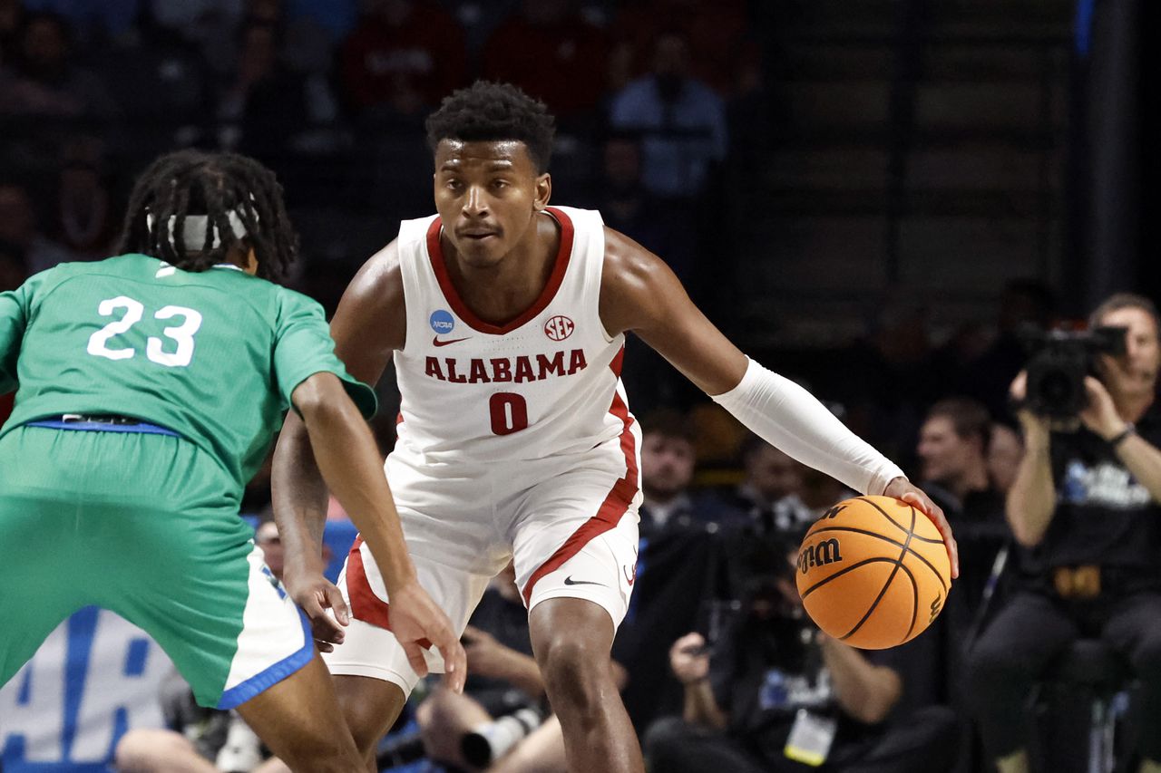 Former 5-star Alabama basketball transfer commits to Arizona