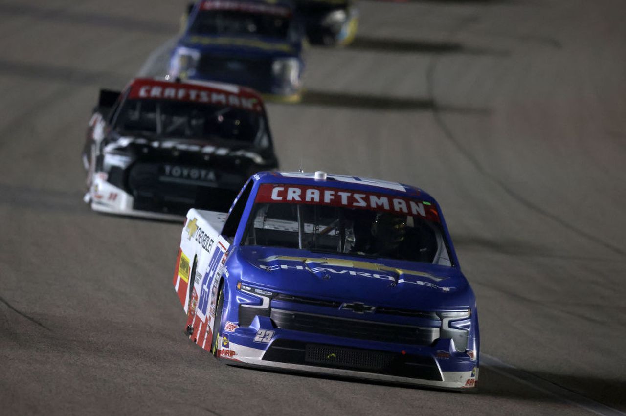 Grant Enfinger dominates NASCAR truck series race