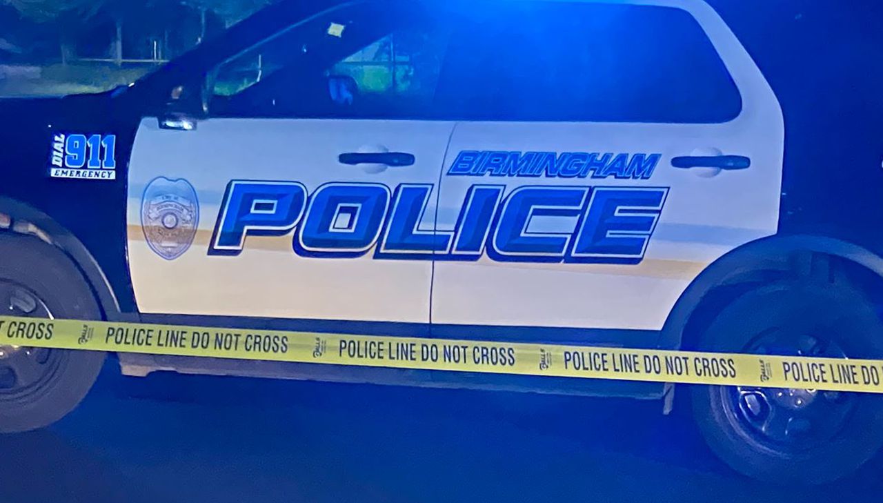 Gunfire in southwest Birmingham neighborhood leaves 1 dead, 1 seriously injured