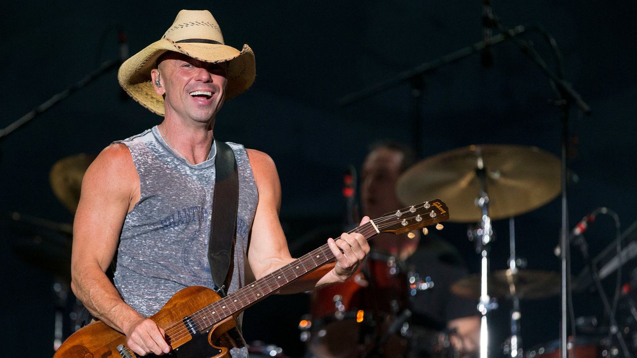 How to get last minute tickets to see Kenny Chesney in Orange Beach this weekend