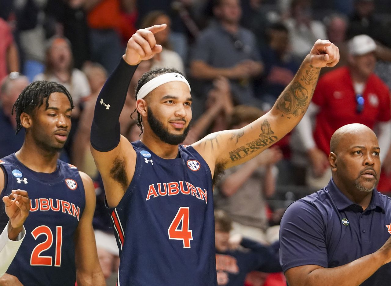 Johni Broome returns to Auburn after withdrawing from NBA Draft