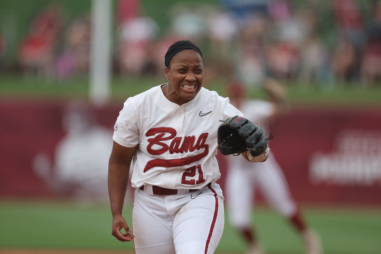 Live updates: Alabama and Northwestern decide Womenâs College World Series berth