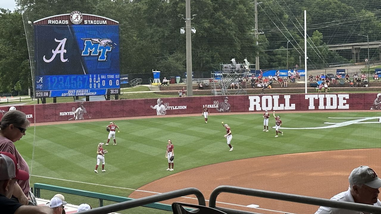 Live updates: Alabama softball hosts Middle Tennessee State in NCAA regionals