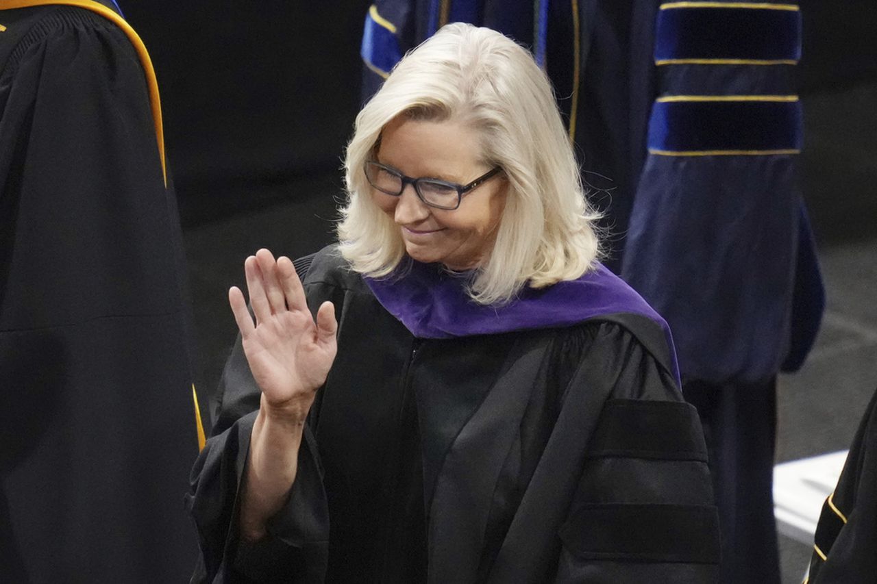 Liz Cheney blasts GOP during commencement speech