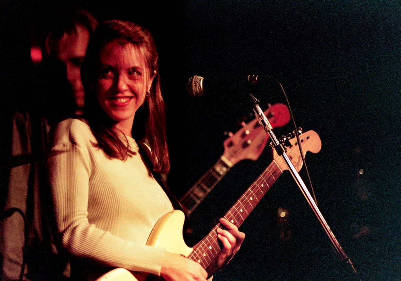 Liz Phair performing âExile in Guyvilleâ in entirety for 30th anniversary tour