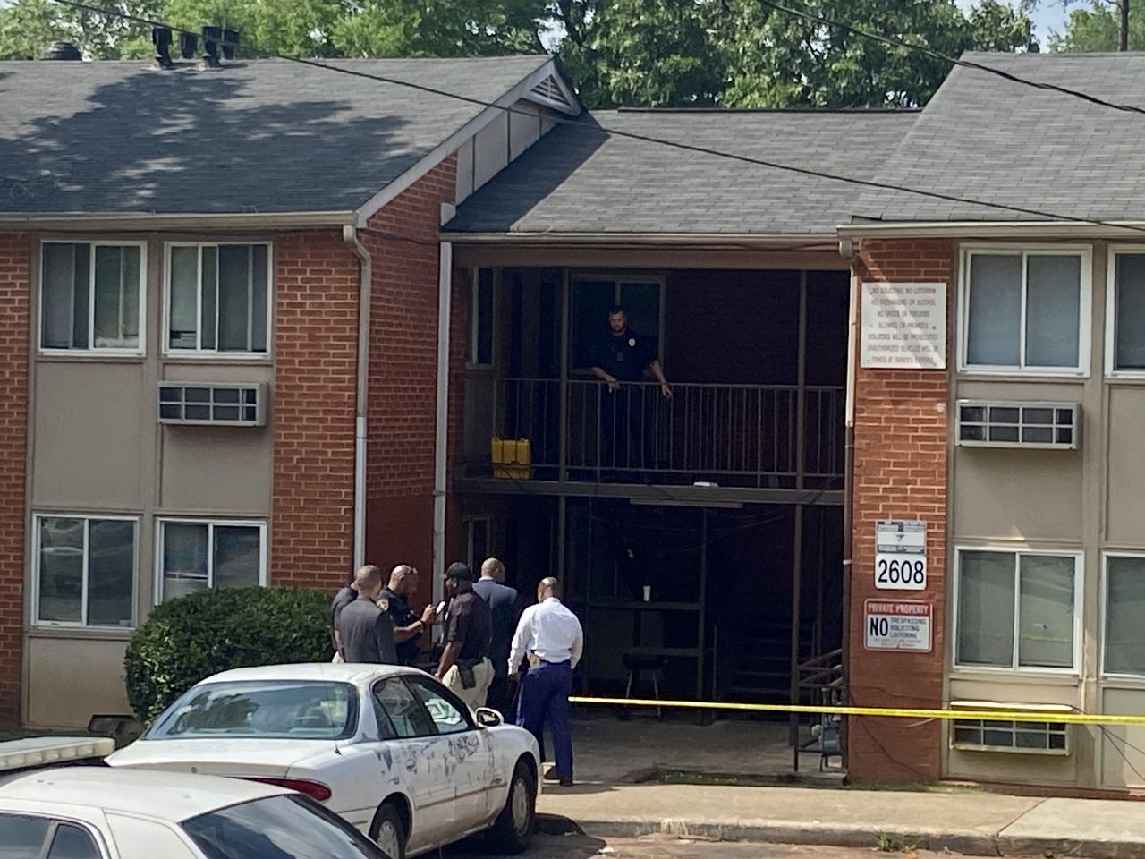 Man shot to death in front of infant in west Birmingham apartment