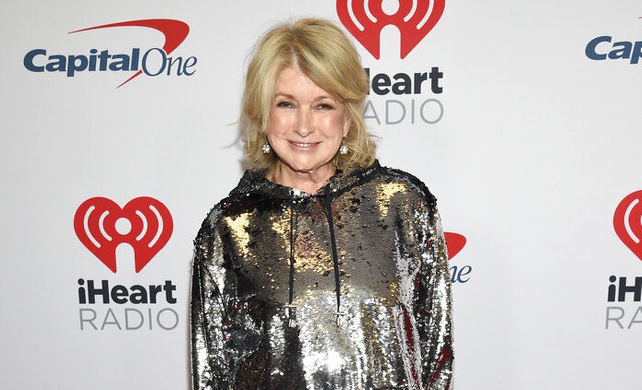 Martha Stewart, 81, explains how she prepared for âSports Illustrated Swimsuitâ cover pose