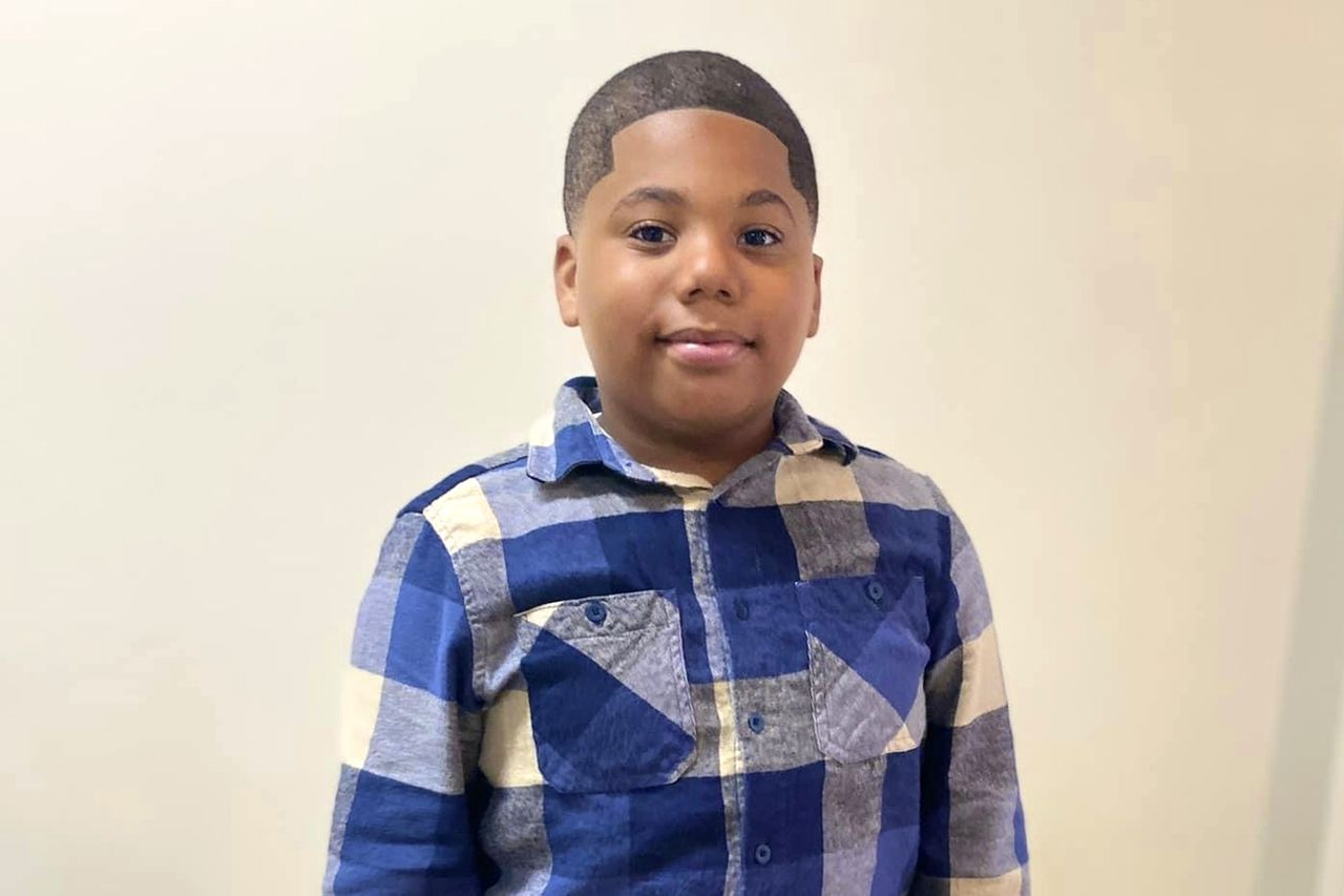 Mississippi 11-year-old Aderrien Murry shot by police he called for help, lawyer says