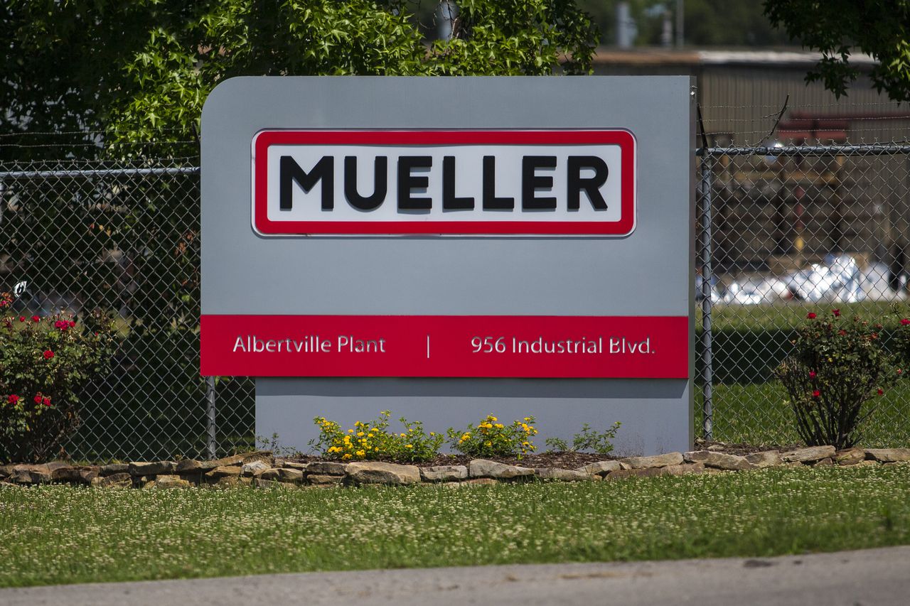 Mueller ‘vigorously’ denies sexual harassment of cleaning crew, attempted rape allegations