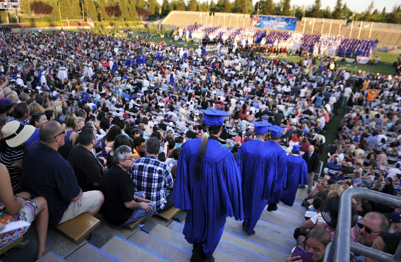 Recent Native American grad suing school district for damaging âsacredâ eagle feather