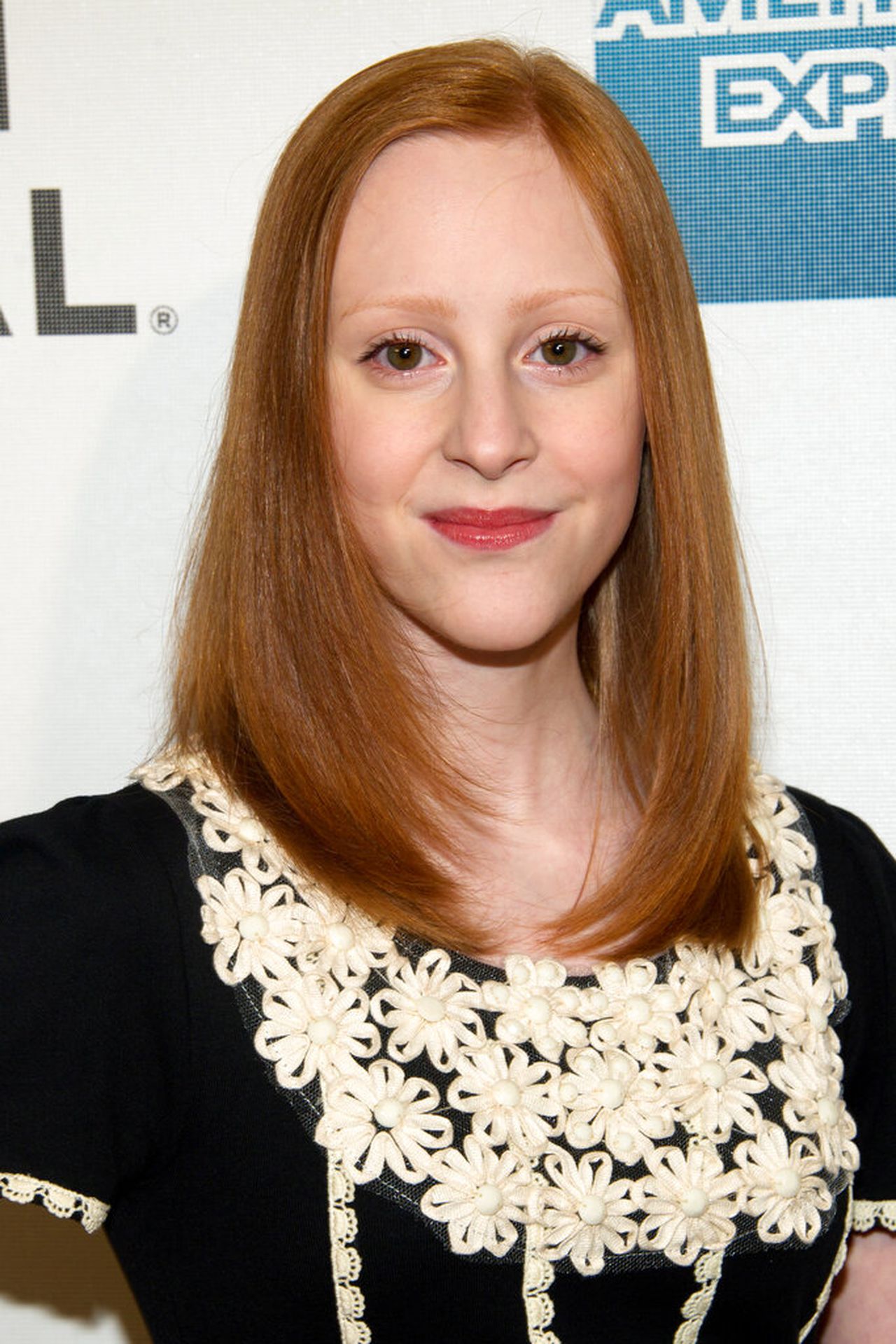 Samantha Weinstein of âCarrieâ and âAlias Graceâ dead of ovarian cancer at 28