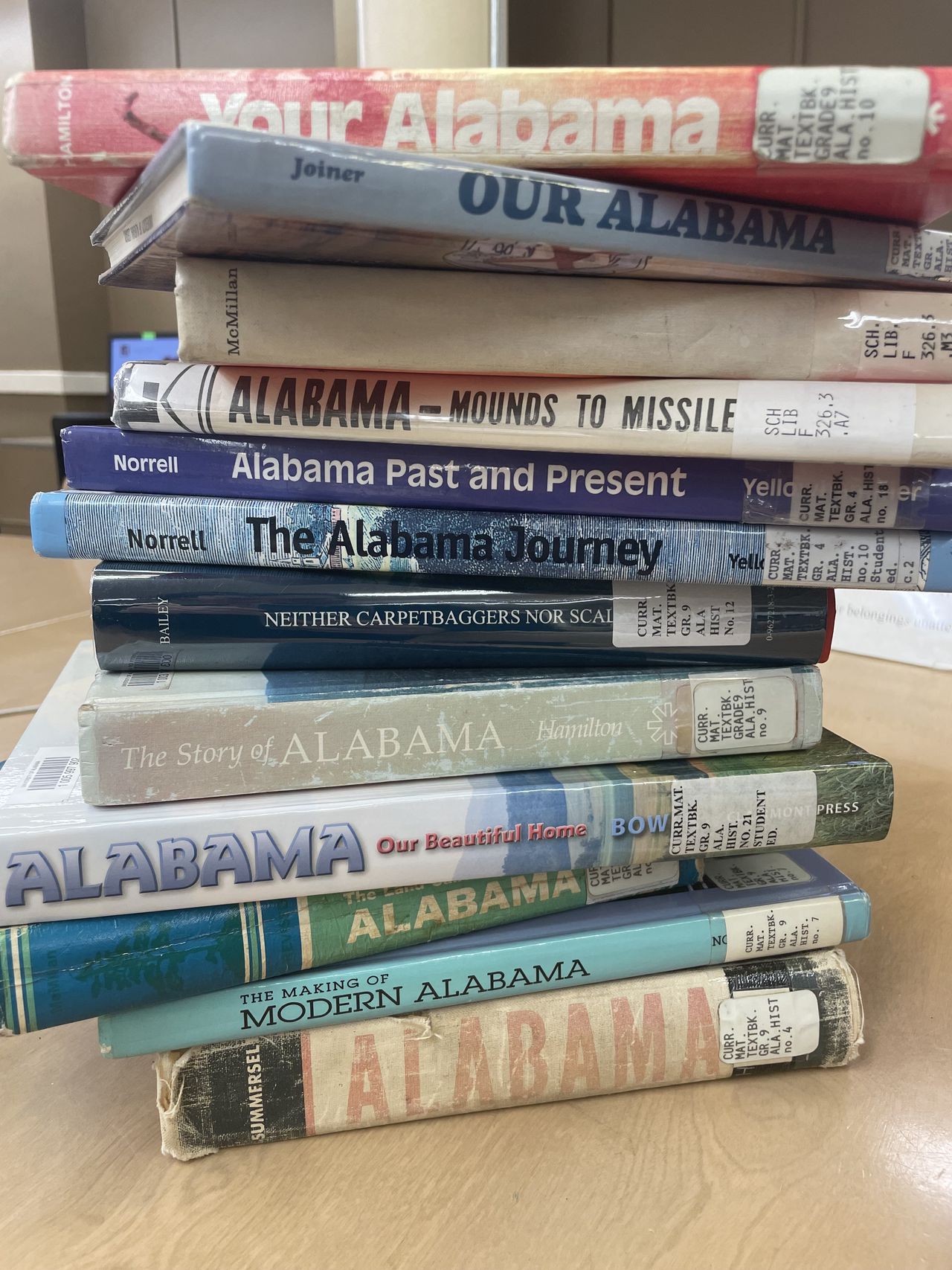 Some Alabama conservatives say textbooks âindoctrinateâ students: âToo much Black historyâ