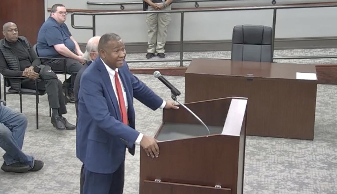 Tarrant reinstates suspended police chief: Mayor says council members ‘do not like me .. It’s mutual’