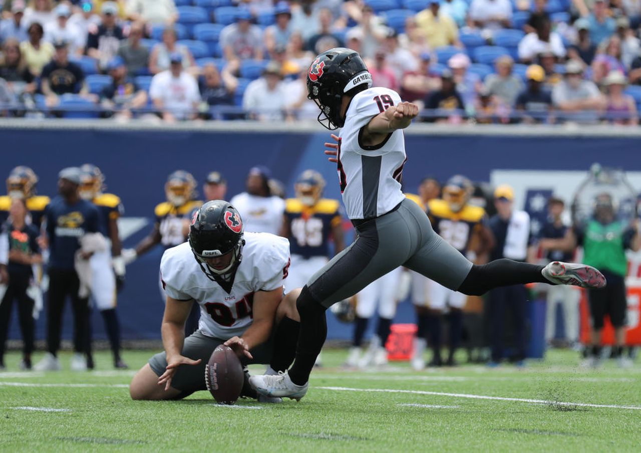 Nick Vogel of the Houston Gamblers kicks a field goal