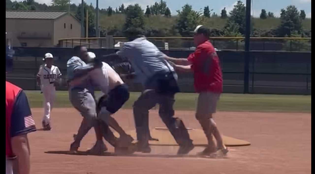 Watch coach attack umpire during Alabama youth baseball game