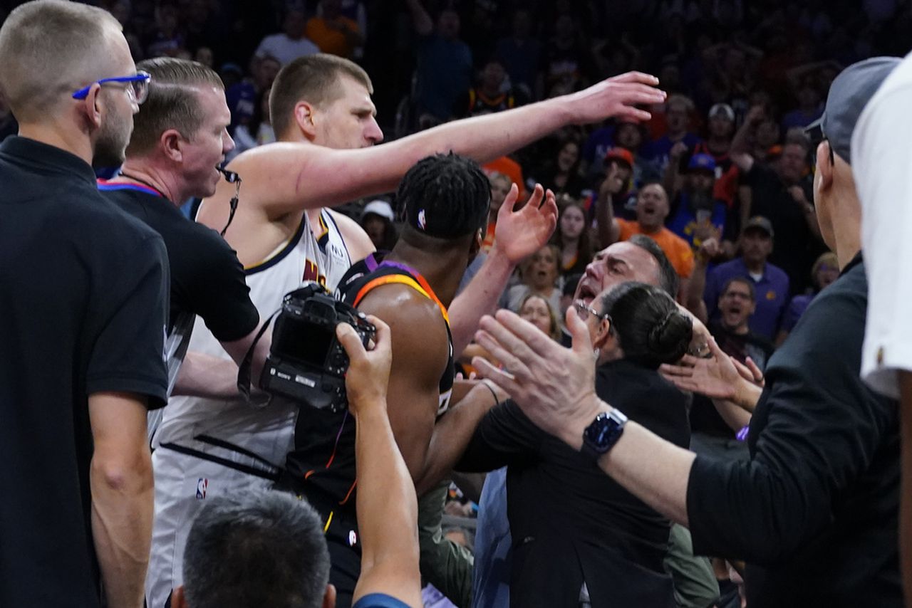 Watch Nikola Jokic get technical for sideline scuffle with Suns owner Mat Ishbia