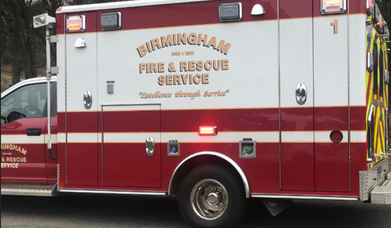 5 people, including at least 1 child, injured in Birmingham head-on crash