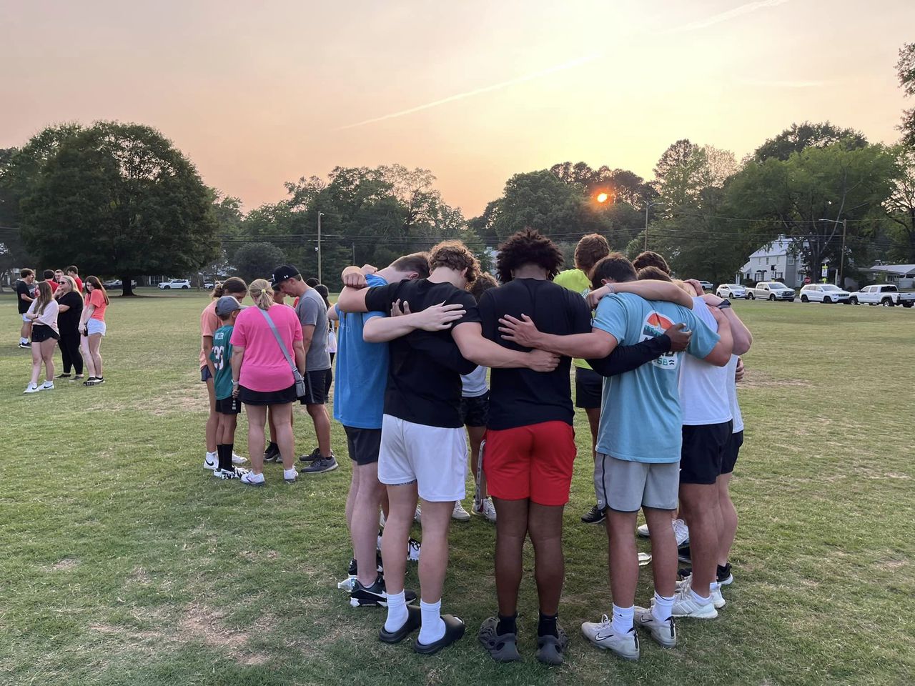 âPray for Grayâ: Tree fell on golf cart, seriously injured Trussville baseball player Grayson Pope