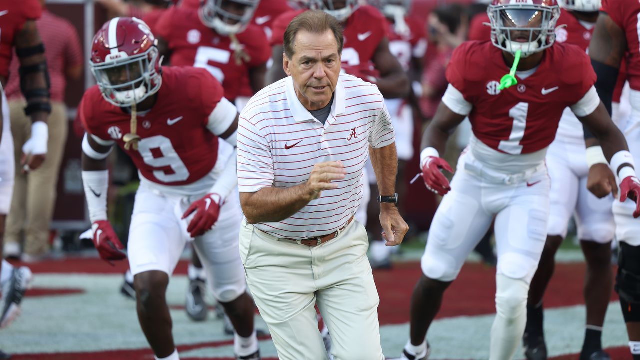 Alabama picks up another 2024 football commit