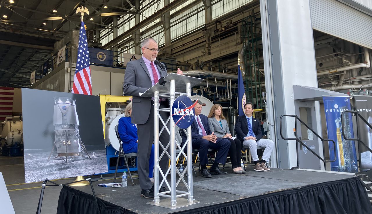 Blue Origin, NASA talk about their âreally big goalsâ for return to moon