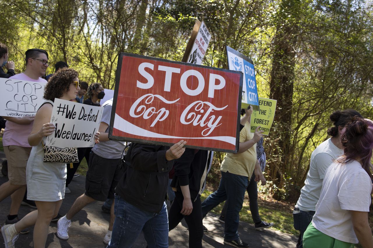 Crowds kept out of Atlanta City Hall as Cop Cityâs $90 million funding discussed