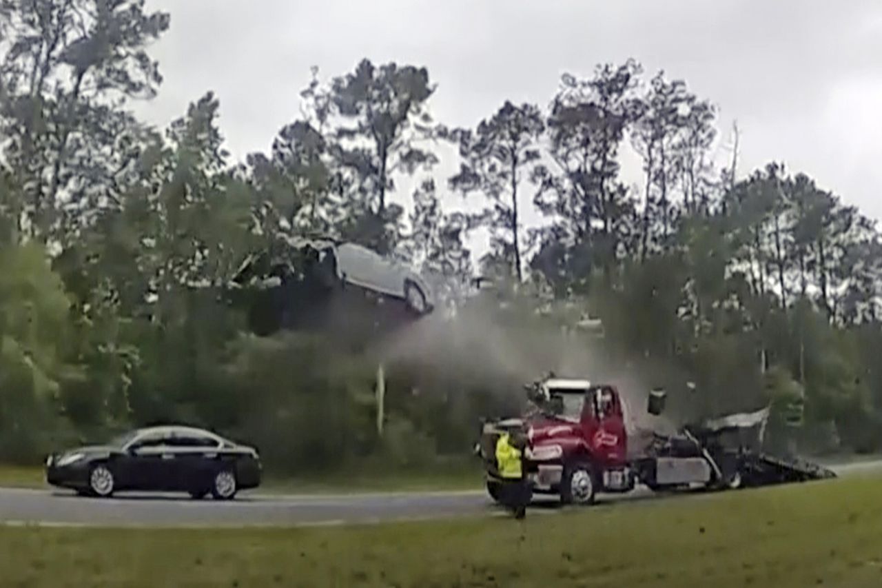 Driver survives jumping car off tow truck ramp in viral video out of âDukes of Hazzardâ