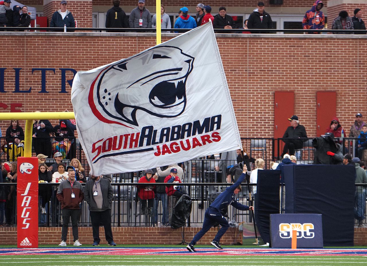 Foley OL Logan Joellenbeck commits to South Alabama