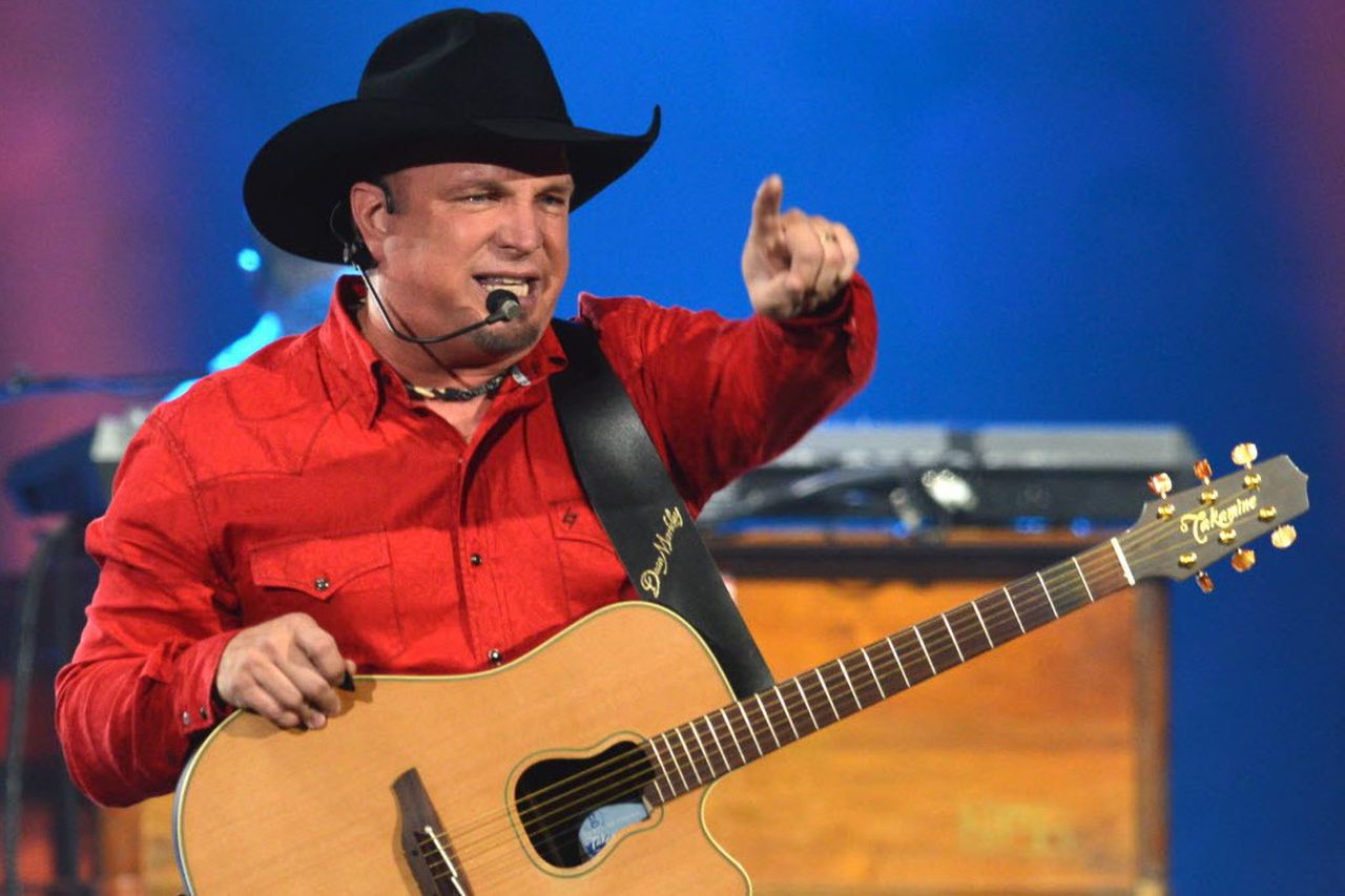 Garth Brooks on people burning his music over Bud Light: âI love diversityâ