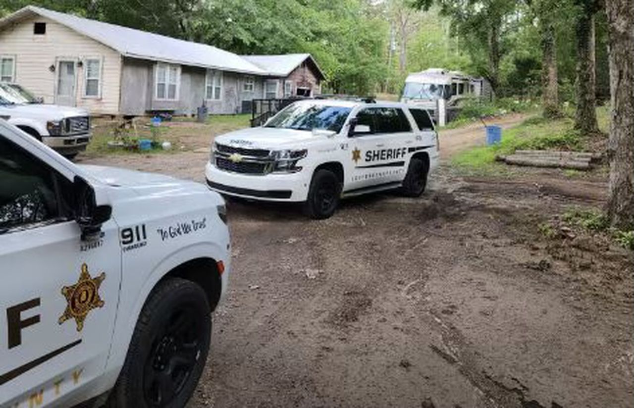 Jefferson County homeowner shoots suspected burglar during afternoon break-in