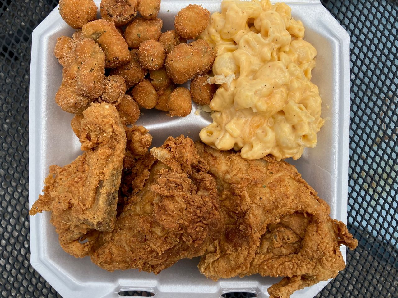 Love fried chicken? Youâll love this funky little spot in Huntsville