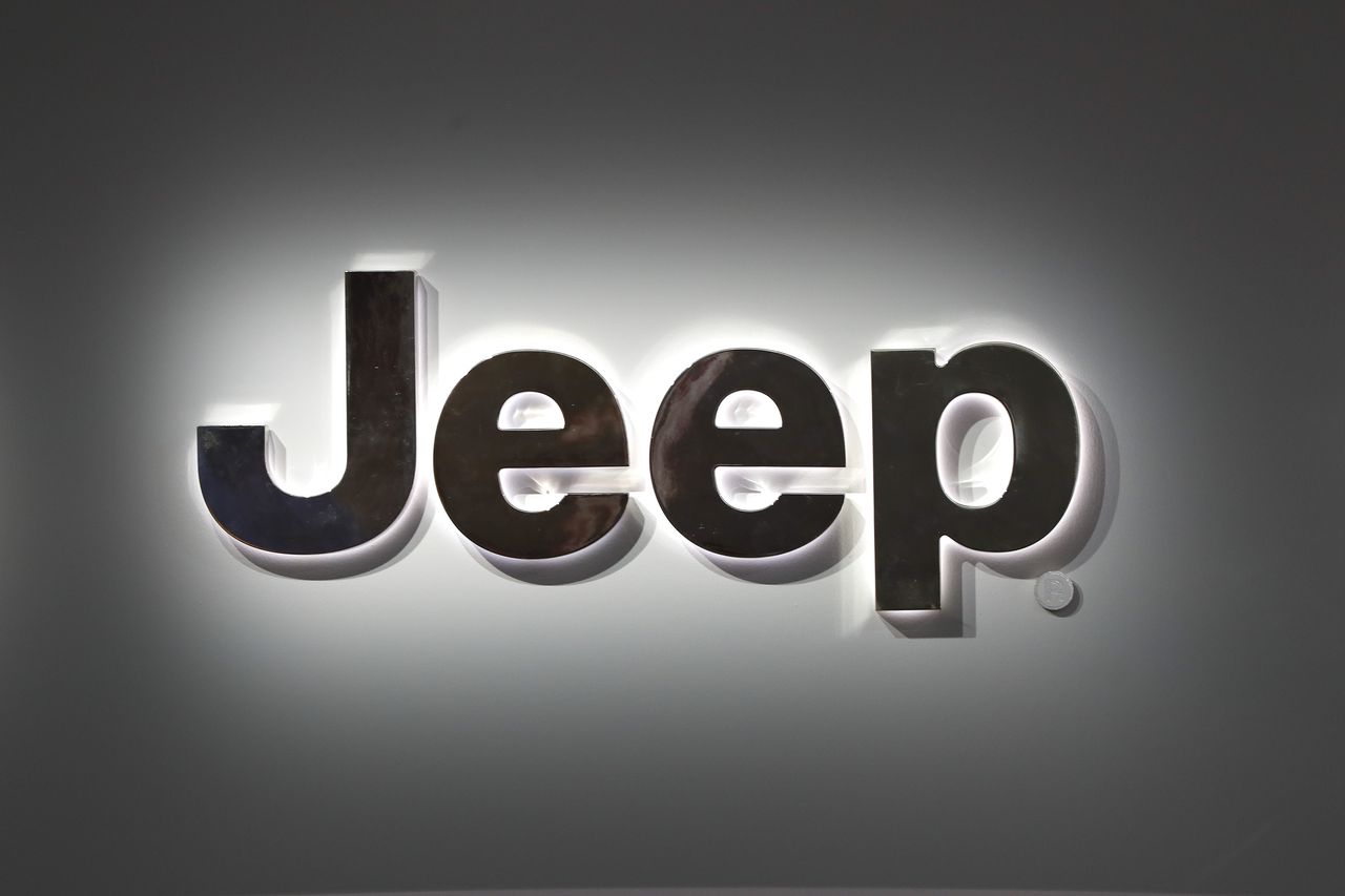 More than 300,000 Jeep Grand Cherokees recalled, rear coil springs cited