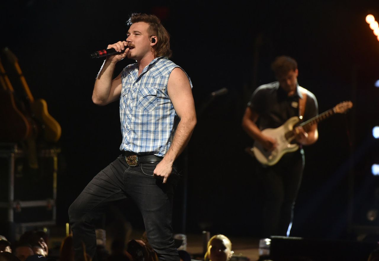 Morgan Wallenâs 2-year-old son hospitalized after ex-girlfriendâs dog bit his face