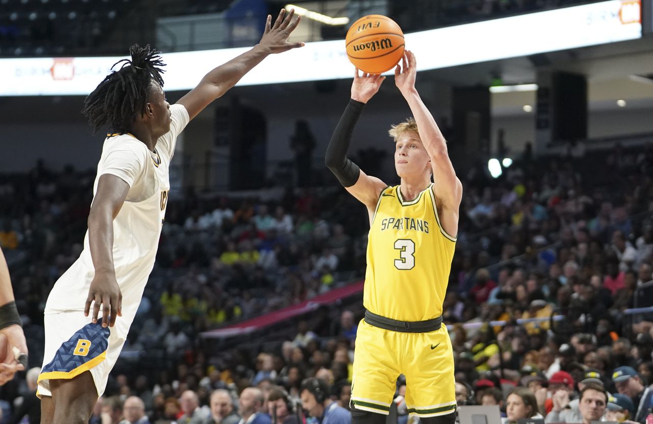 Mountain Brook basketball star Ty Davis picks Creighton