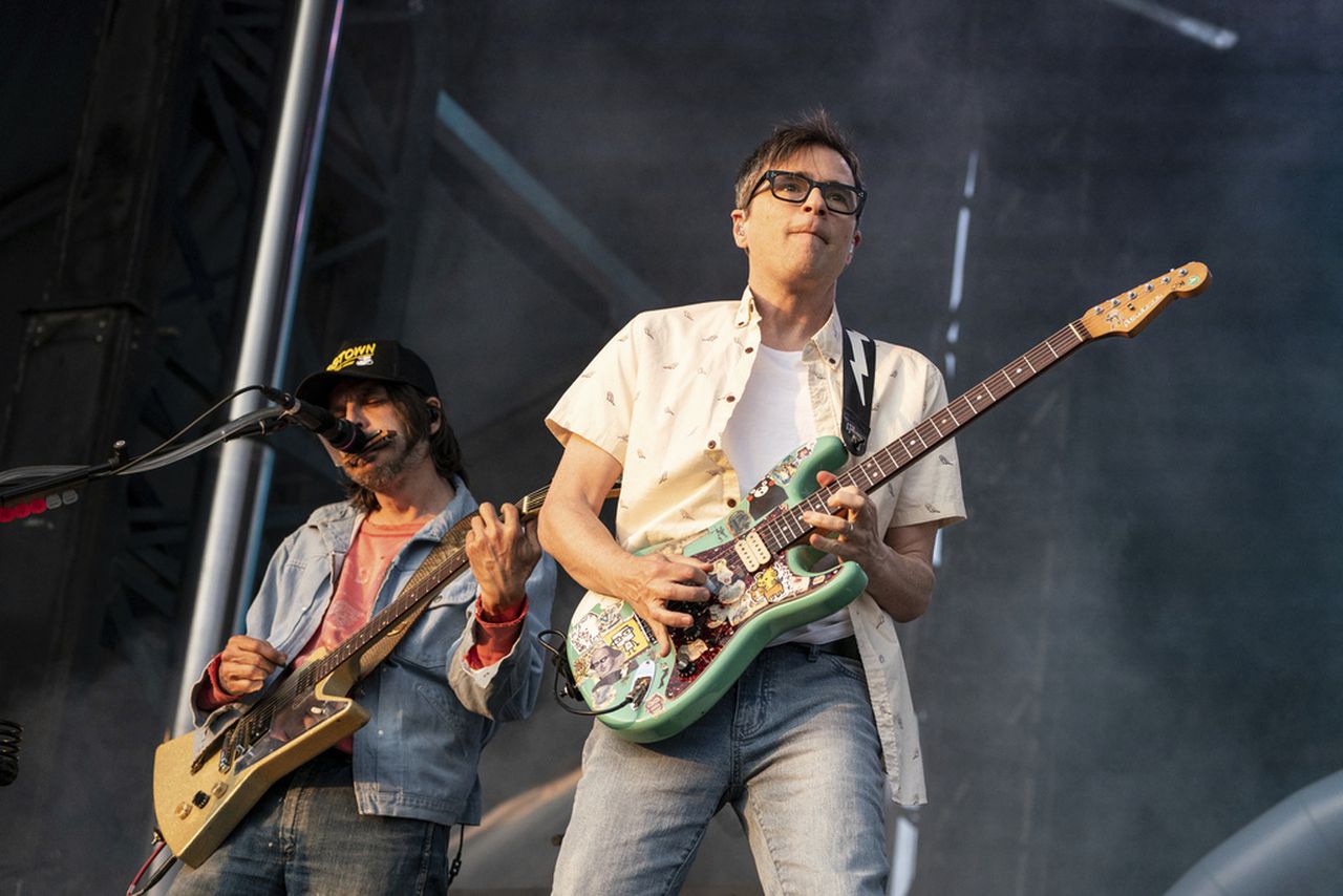 Brian Bell, Rivers Cuomo