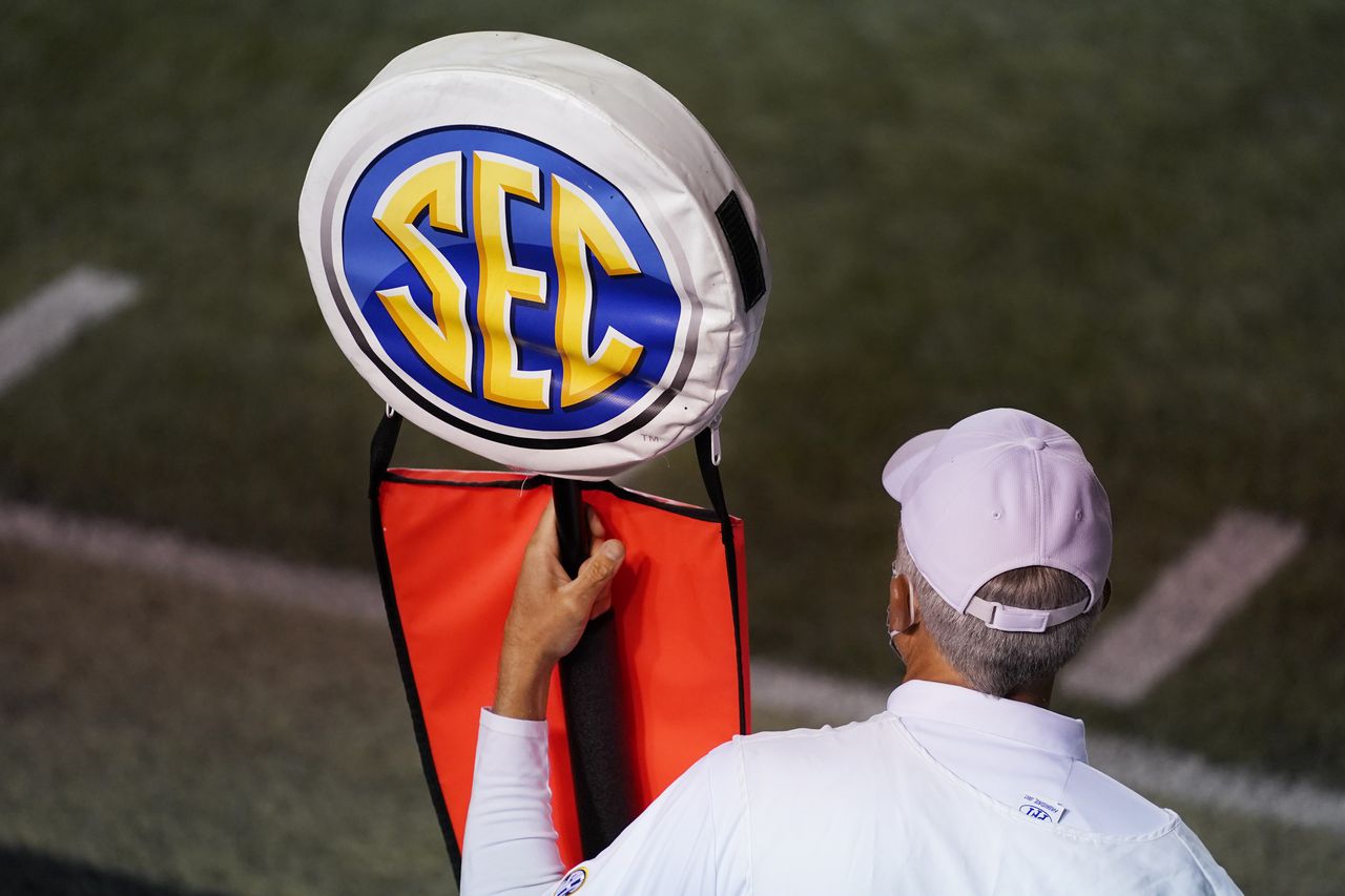 Scarbinsky: Fear is keeping SEC football at a standstill