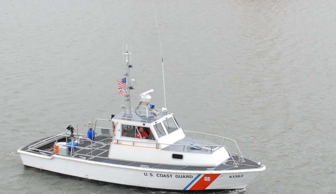 Search and rescue underway for tugboat on Alabama River