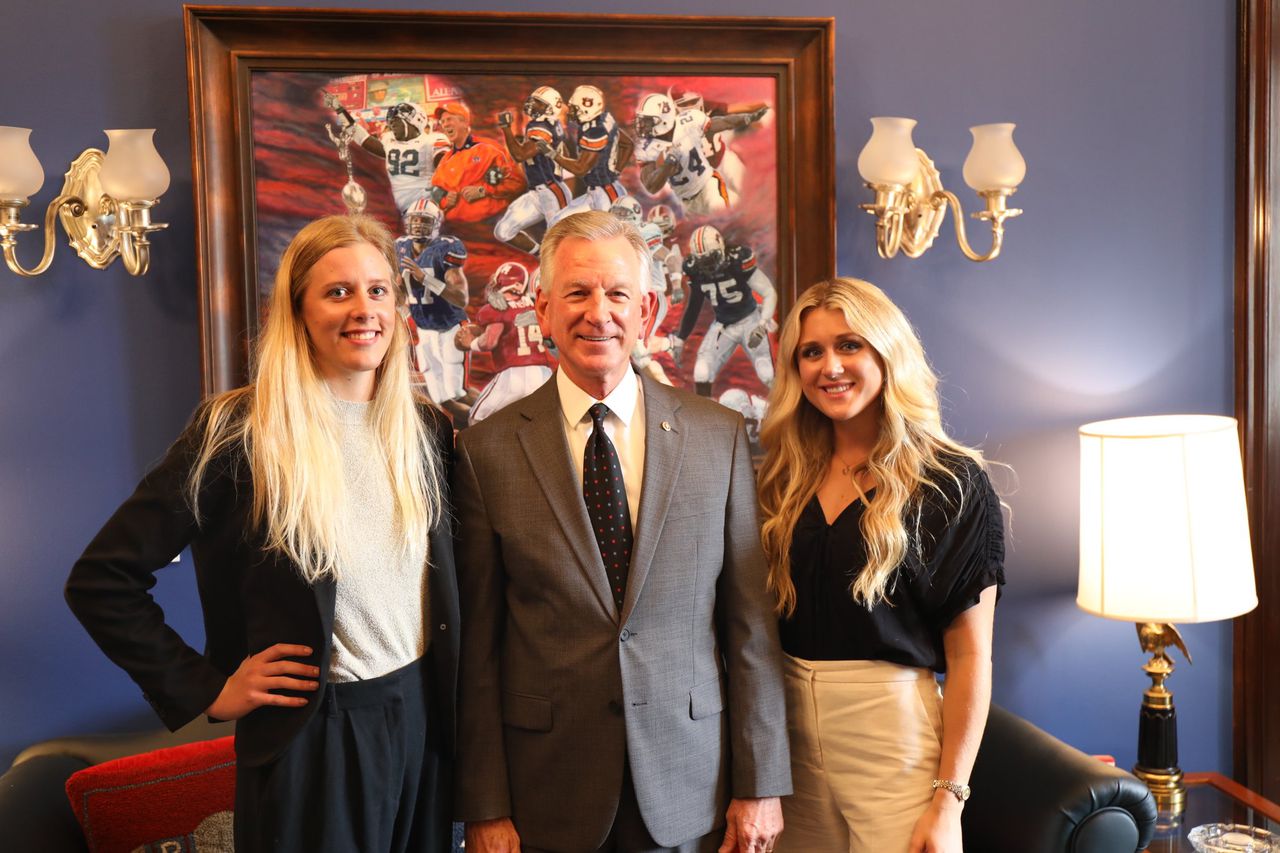 Tuberville meets with Riley Gaines, thanks her for âstanding upâ to Lia Thomas
