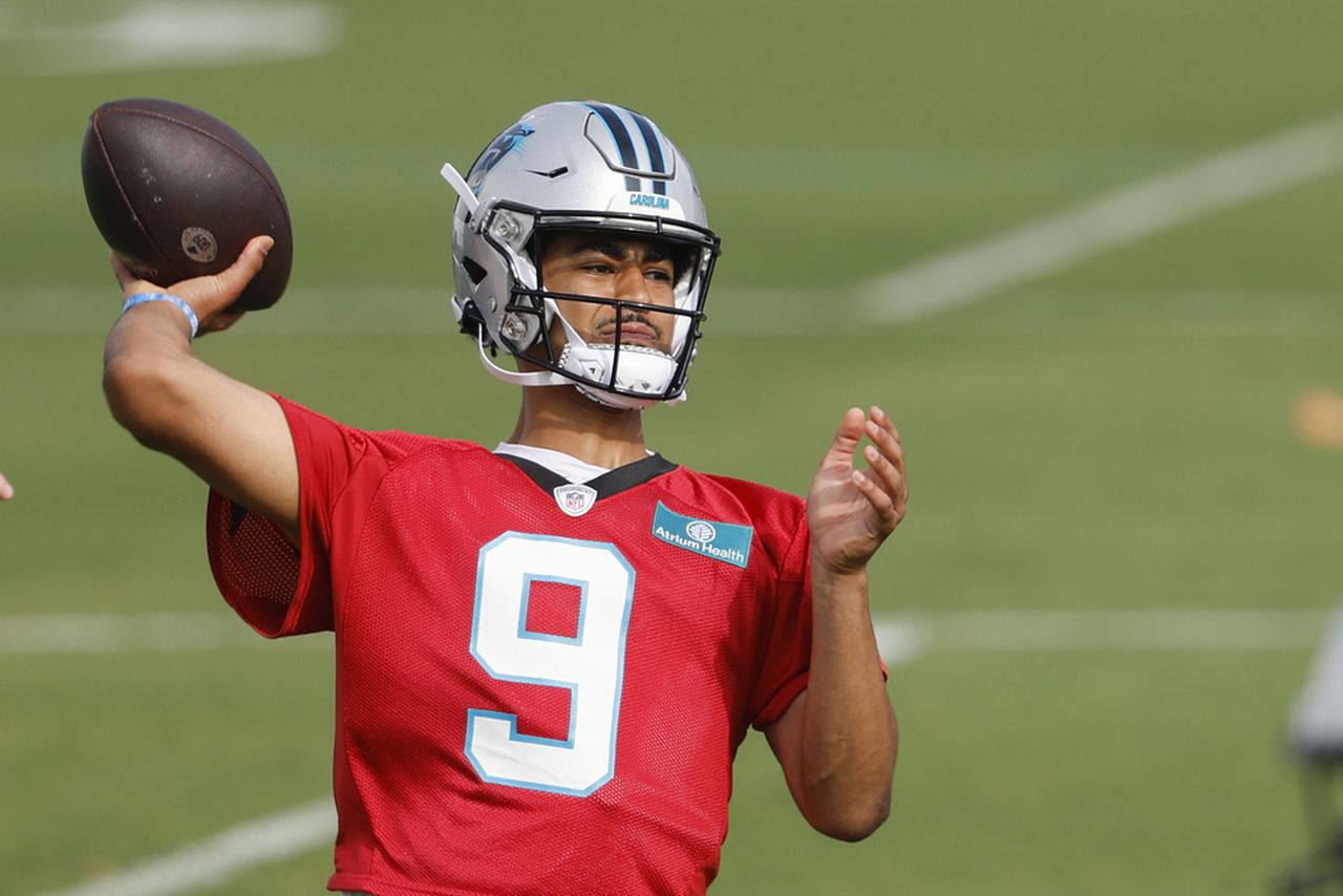 Watch Bryce Young get emotional showing parents his Panthers locker